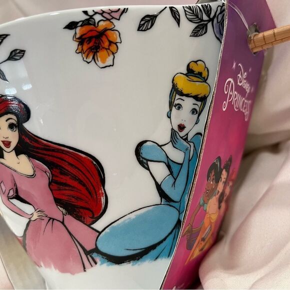 Disney Princesses Ariel Snow White & More Ramen Noodle Bowl with Chopsticks NWT - Picture 4 of 9